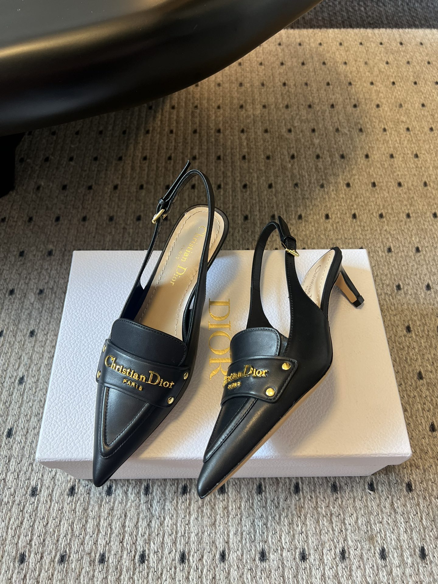 🐳Dio* 25ss 春夏新款Dior尖头高跟后空凉鞋这款 My Dior 露跟高跟鞋是2025春夏成衣