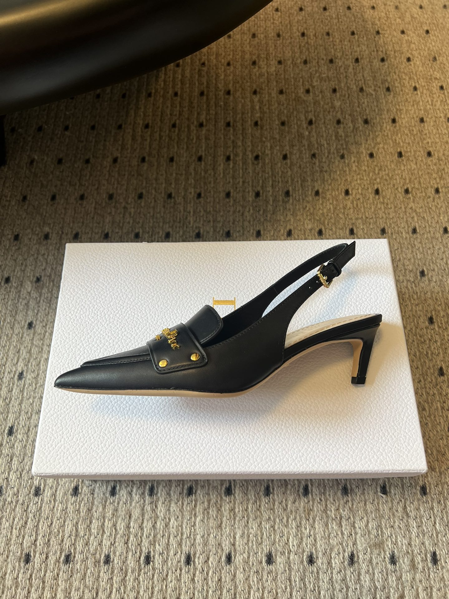 🐳Dio* 25ss 春夏新款Dior尖头高跟后空凉鞋这款 My Dior 露跟高跟鞋是2025春夏成衣