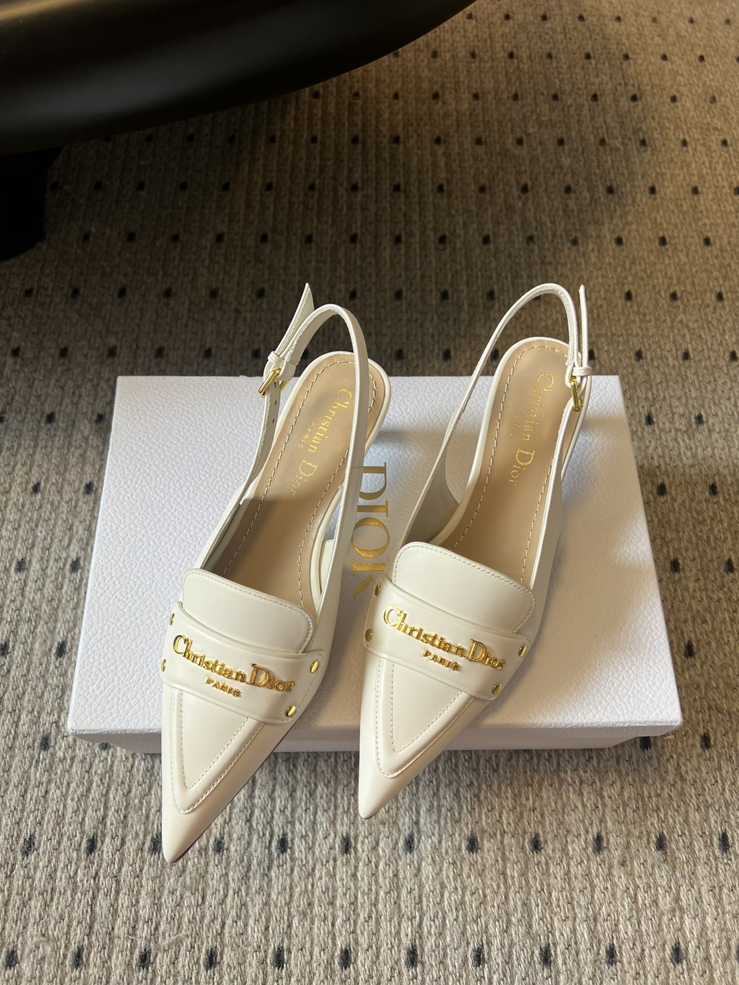 🐳Dio* 25ss 春夏新款Dior尖头高跟后空凉鞋这款 My Dior 露跟高跟鞋是2025春夏成衣