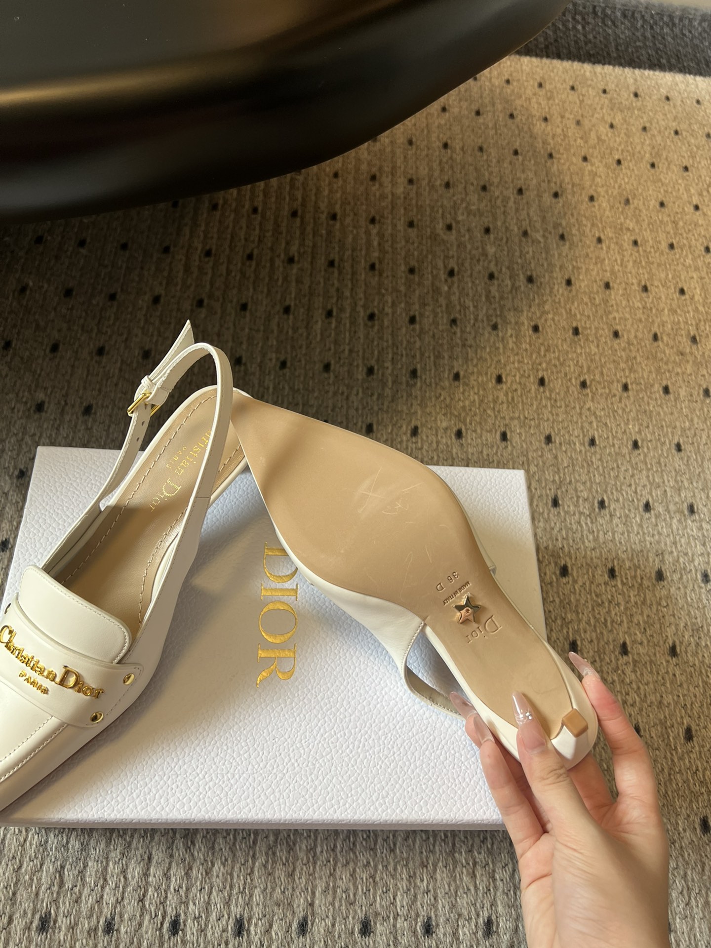 🐳Dio* 25ss 春夏新款Dior尖头高跟后空凉鞋这款 My Dior 露跟高跟鞋是2025春夏成衣