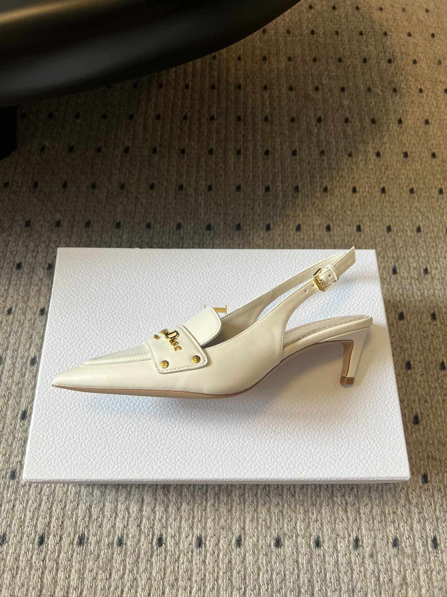 🐳Dio* 25ss 春夏新款Dior尖头高跟后空凉鞋这款 My Dior 露跟高跟鞋是2025春夏成衣