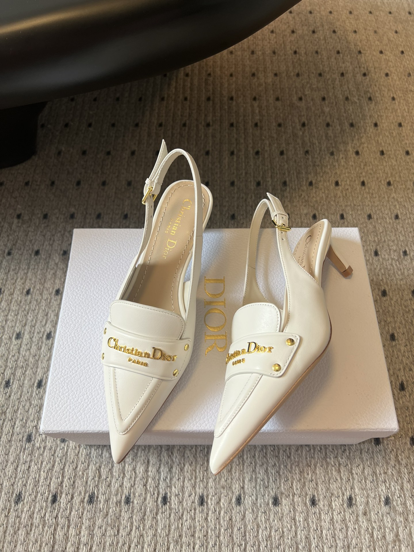 🐳Dio* 25ss 春夏新款Dior尖头高跟后空凉鞋这款 My Dior 露跟高跟鞋是2025春夏成衣