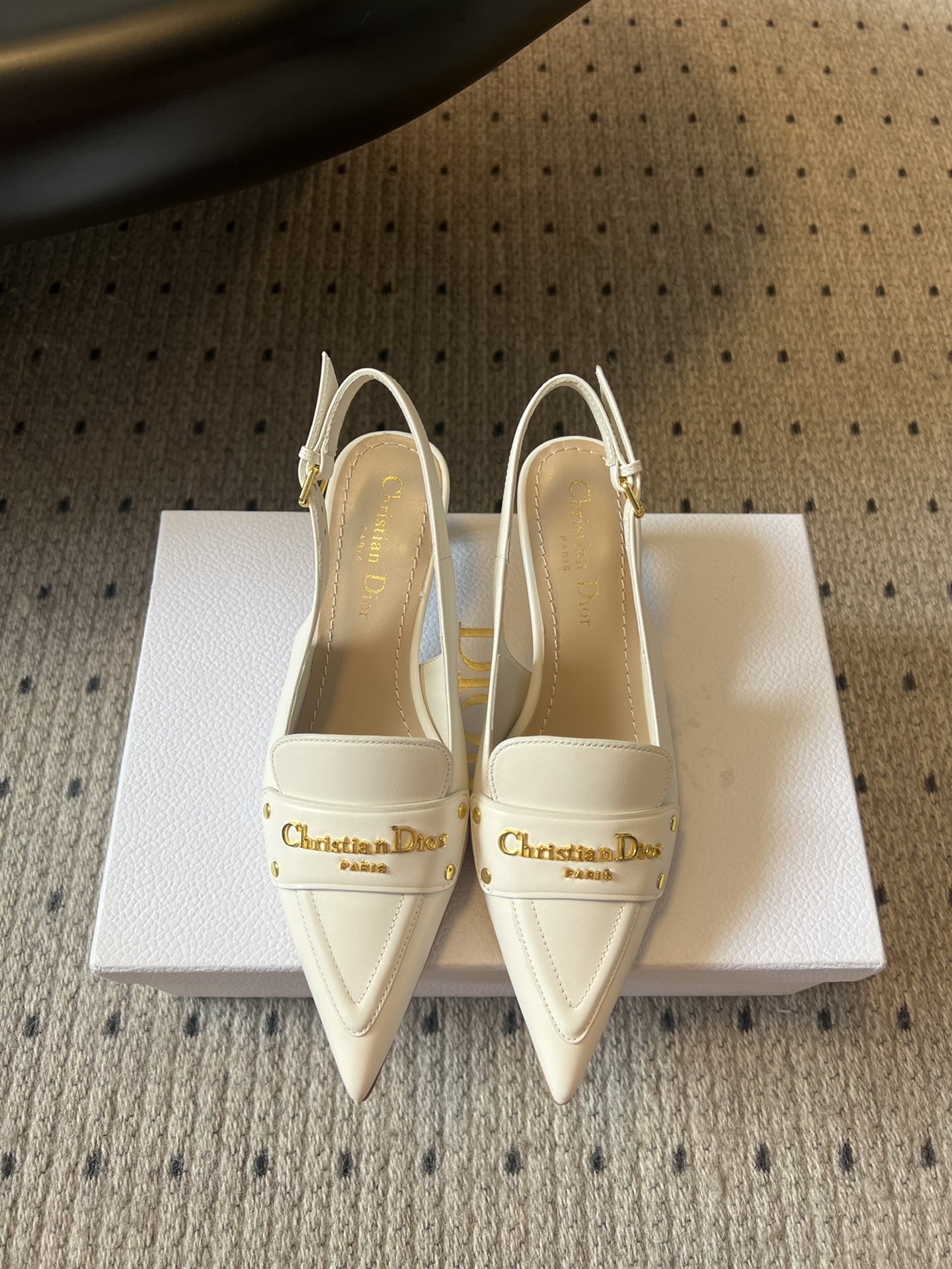 🐳Dio* 25ss 春夏新款Dior尖头高跟后空凉鞋这款 My Dior 露跟高跟鞋是2025春夏成衣