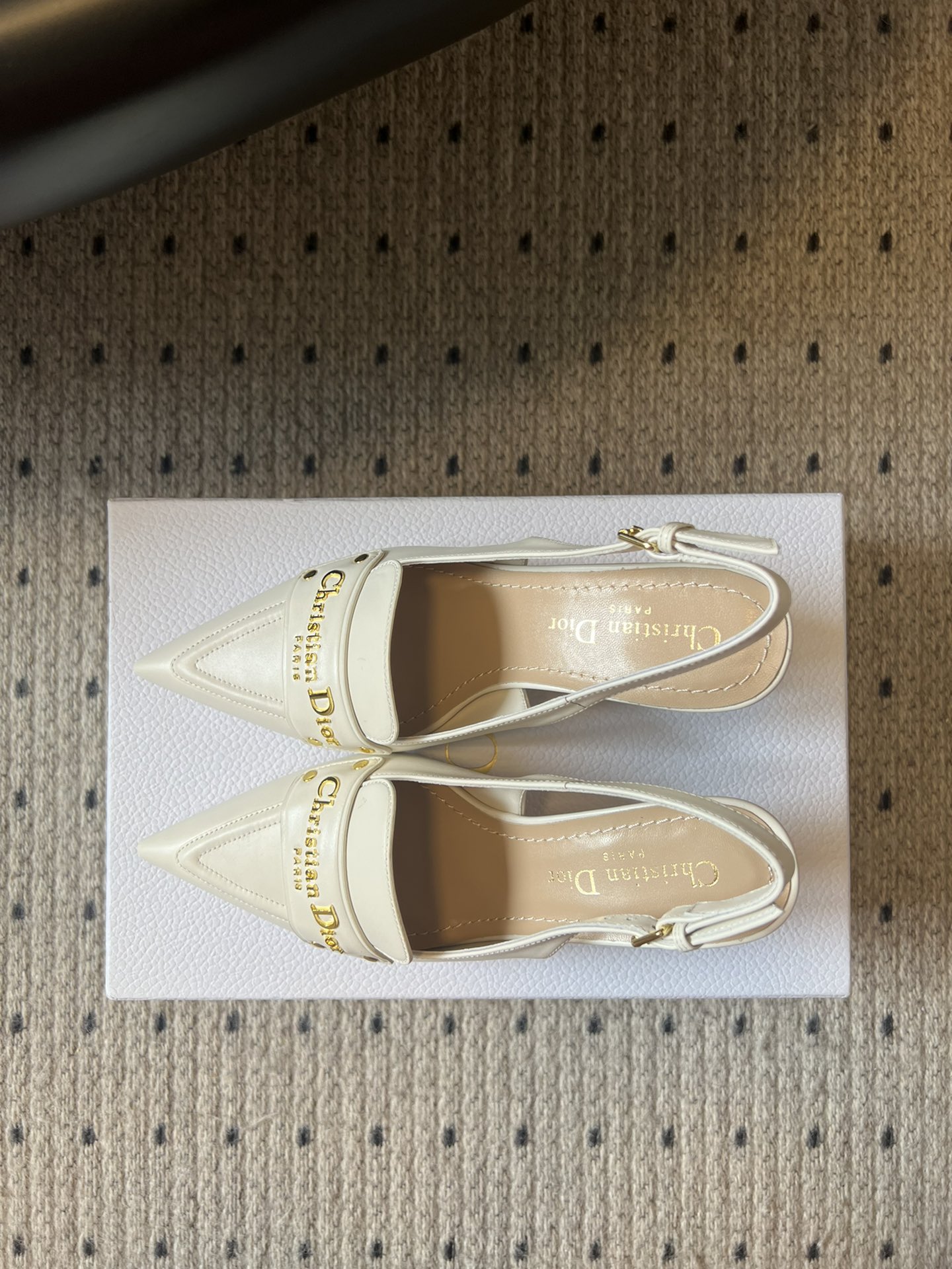 🐳Dio* 25ss 春夏新款Dior尖头高跟后空凉鞋这款 My Dior 露跟高跟鞋是2025春夏成衣