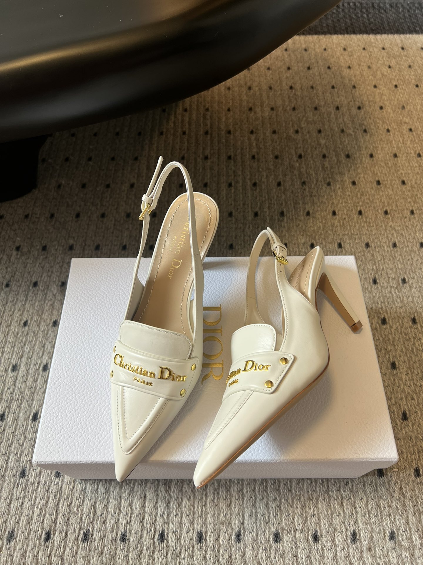 🐳Dio* 25ss 春夏新款Dior尖头高跟后空凉鞋这款 My Dior 露跟高跟鞋是2025春夏成衣