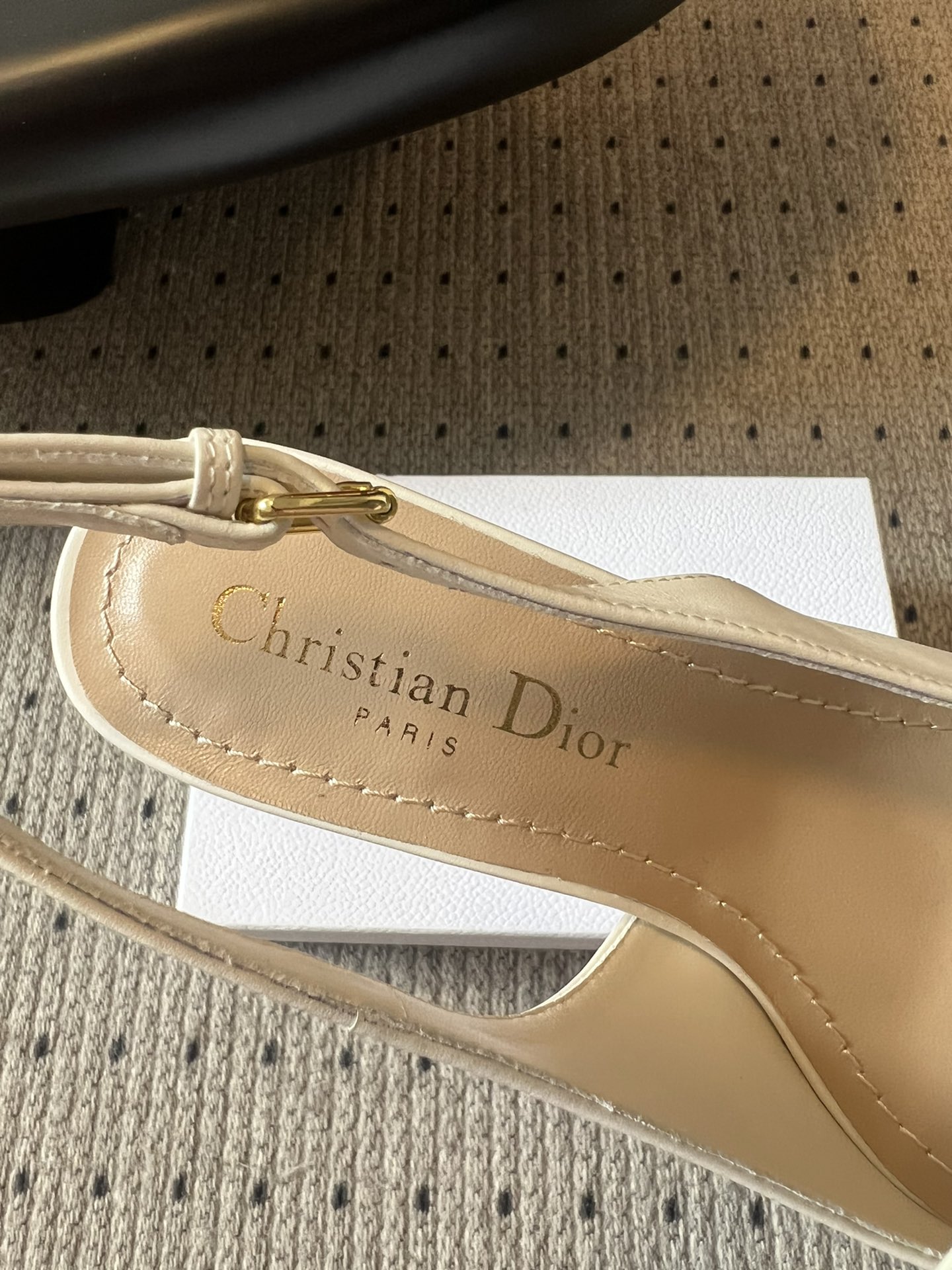 🐳Dio* 25ss 春夏新款Dior尖头高跟后空凉鞋这款 My Dior 露跟高跟鞋是2025春夏成衣