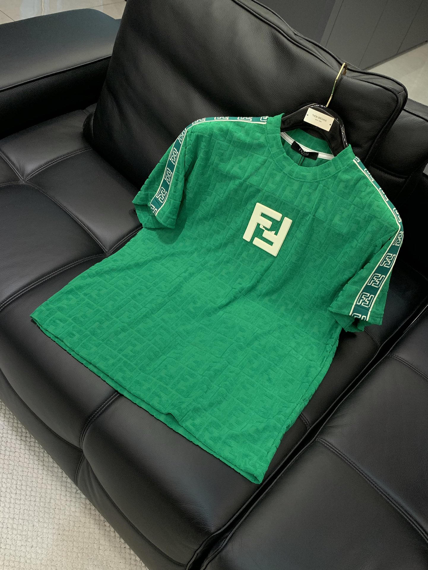 Fenti’s Latest Green Suit: High-End Embroidery and Classic Design in M-4XL Sizes - 图片 3