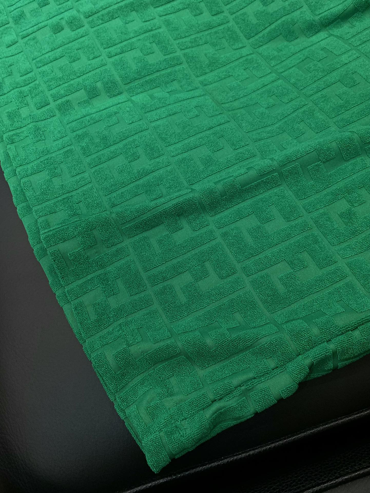 Fenti’s Latest Green Suit: High-End Embroidery and Classic Design in M-4XL Sizes - 图片 8