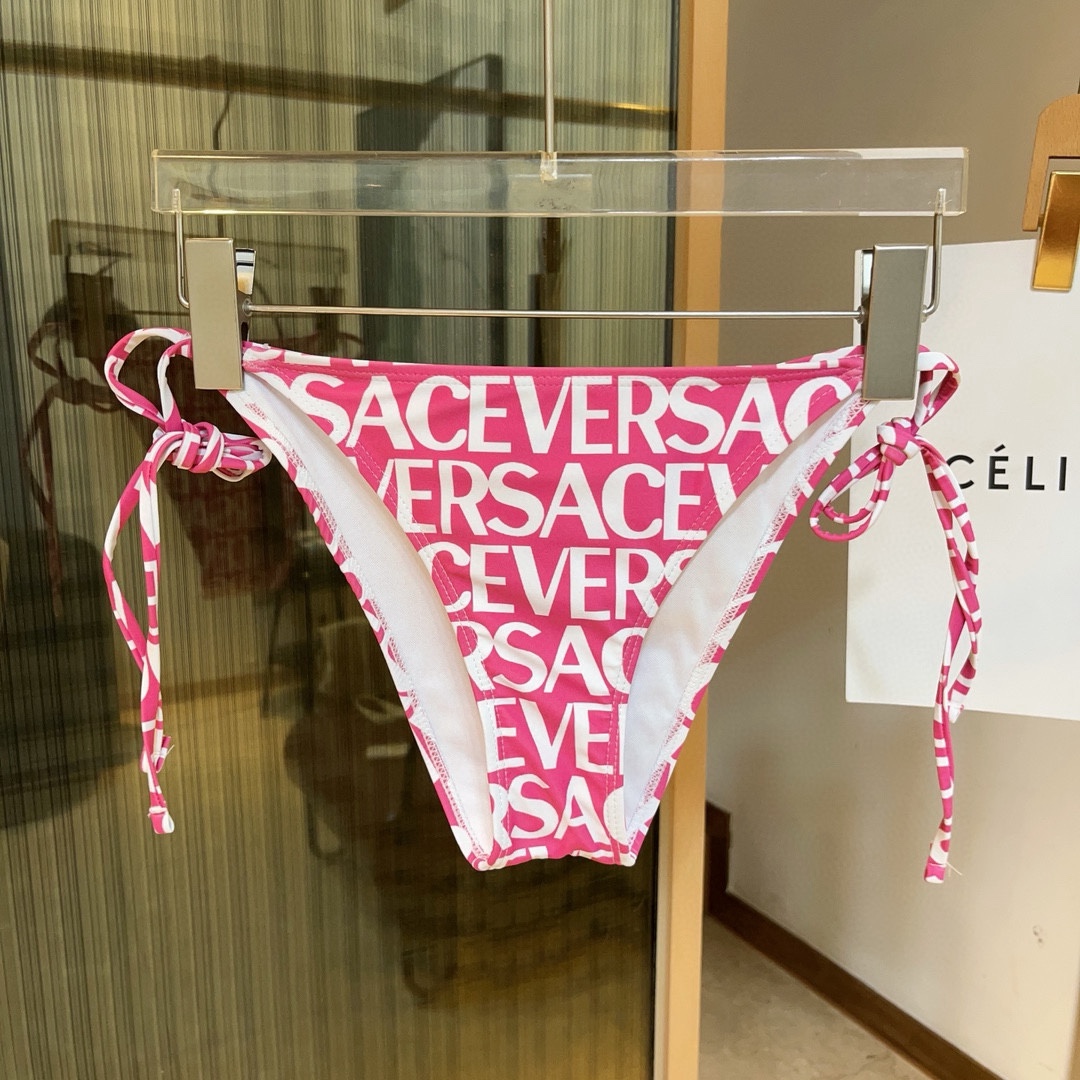  🆕
范思哲比基尼👙👙❤️😍🥰适合多种场景的游泳衣🏊‍♀️海边 游泳池 温泉 水上乐园 漂流都可以😌内搭