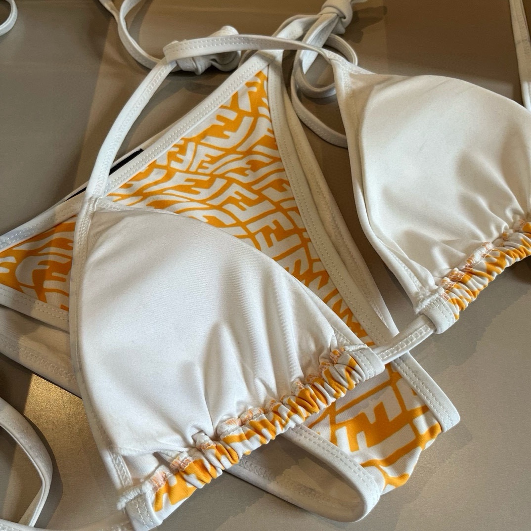  🆕
FD芬迪比基尼👙❤️😍🥰适合多种场景的游泳衣🏊‍♀️海边 游泳池 温泉 水上乐园 漂流都可以😌内搭