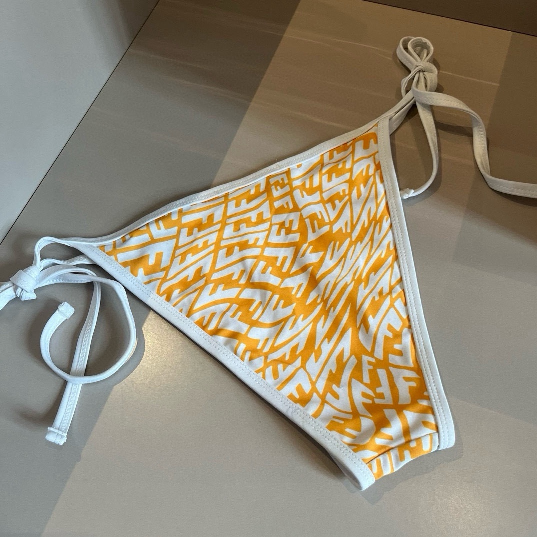  🆕
FD芬迪比基尼👙❤️😍🥰适合多种场景的游泳衣🏊‍♀️海边 游泳池 温泉 水上乐园 漂流都可以😌内搭