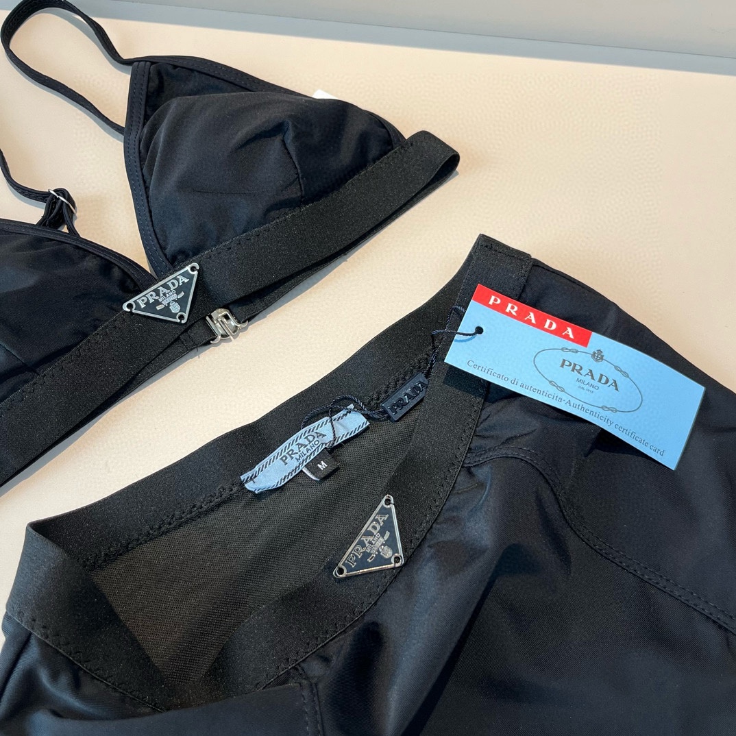 。
PRADA普拉达新款比基尼泳衣，分体比基尼👙，S M L XL