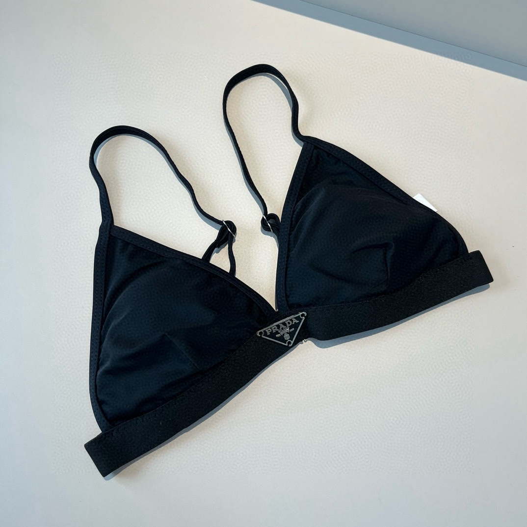 。
PRADA普拉达新款比基尼泳衣，分体比基尼👙，S M L XL