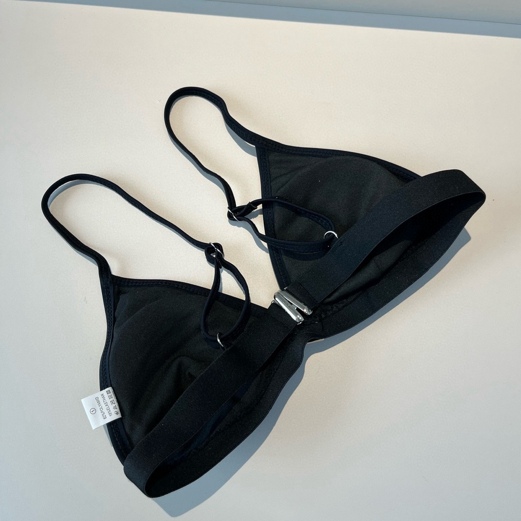 。
PRADA普拉达新款比基尼泳衣，分体比基尼👙，S M L XL