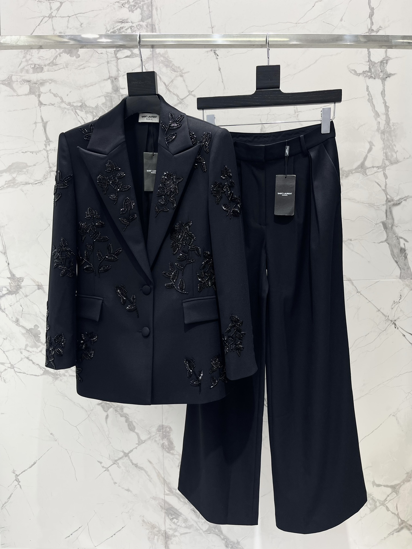 Женский пиджак Saint Laurent с декоративной вышивкой
