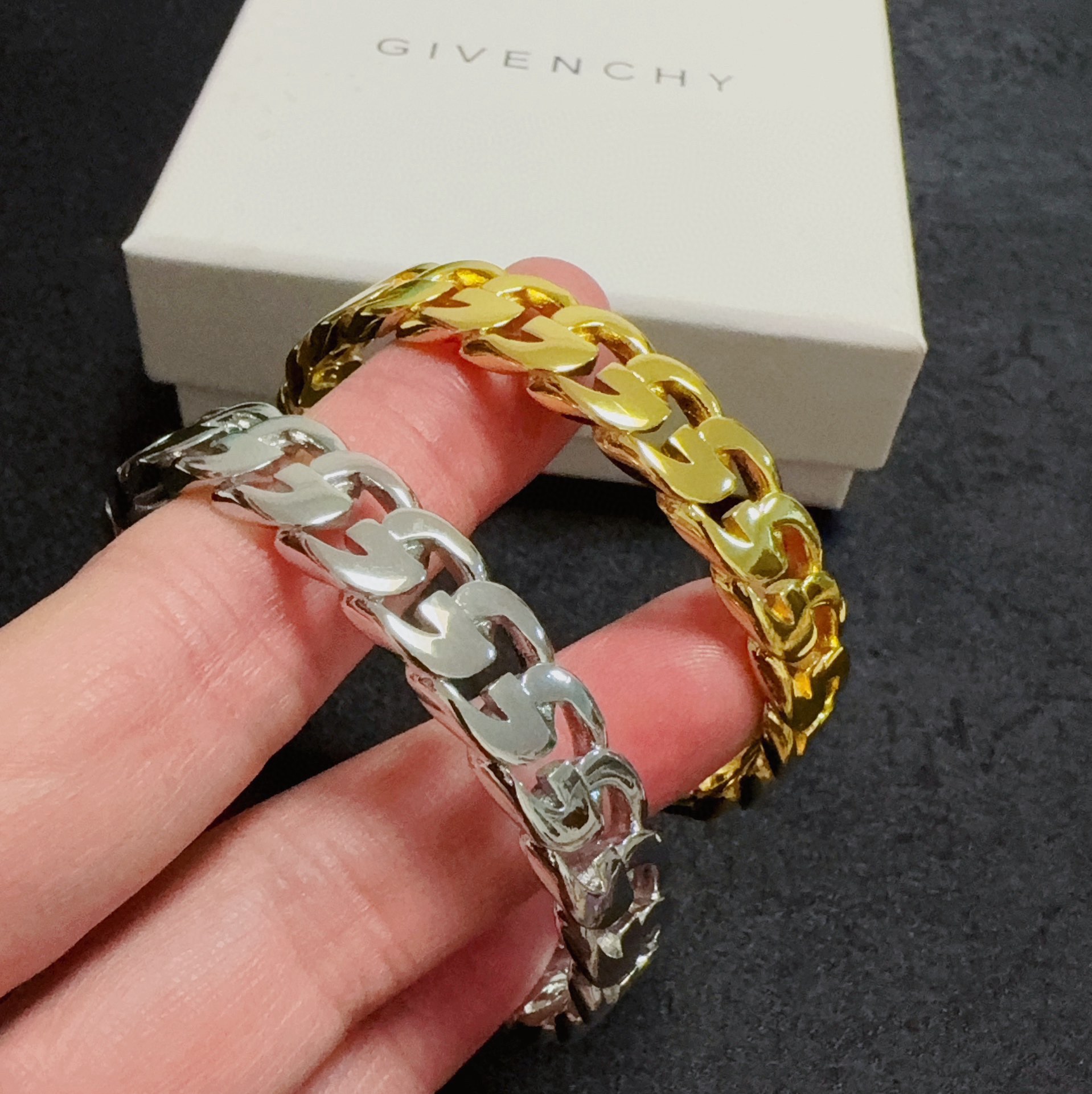 “Givenchy Blanche Sculptural Sculpture: £240 Quality Bars for Fashionable Families” - 图片 8