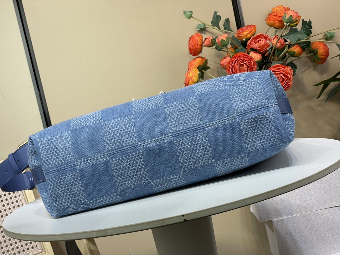 Louis Vuitton Vagabond Hobo Bag Damier Denim 3D Blue/Large Grid, 38x35x12cm 5 i1751730127 368 3