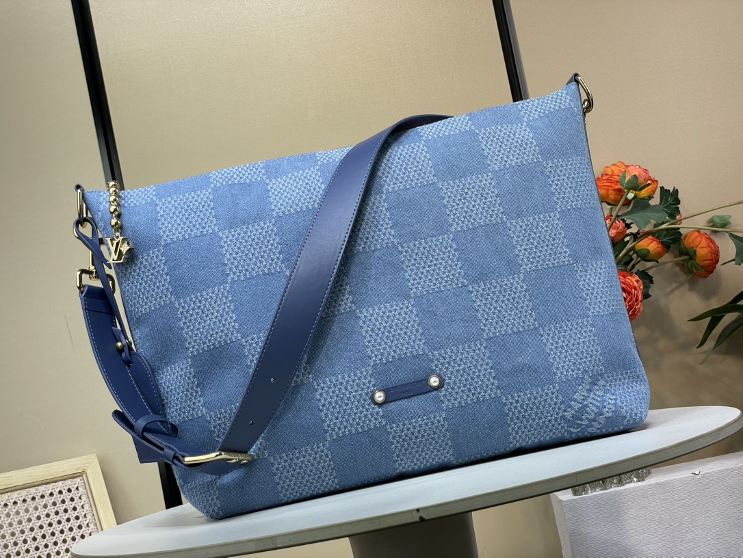 Louis Vuitton Vagabond Hobo Bag Damier Denim 3D Blue/Large Grid, 38x35x12cm 2 i1751730127 4397 0