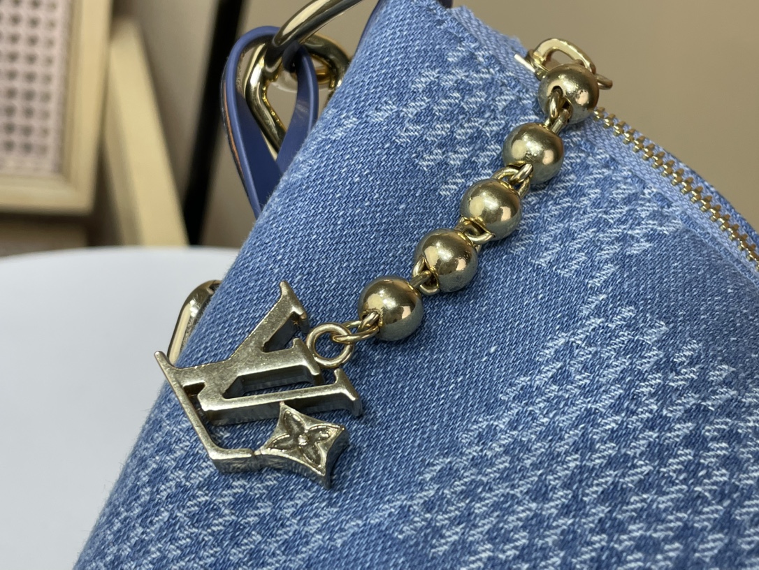 Louis Vuitton Vagabond Hobo Bag Damier Denim 3D Blue/Large Grid, 38x35x12cm 8 i1751730127 6108 6