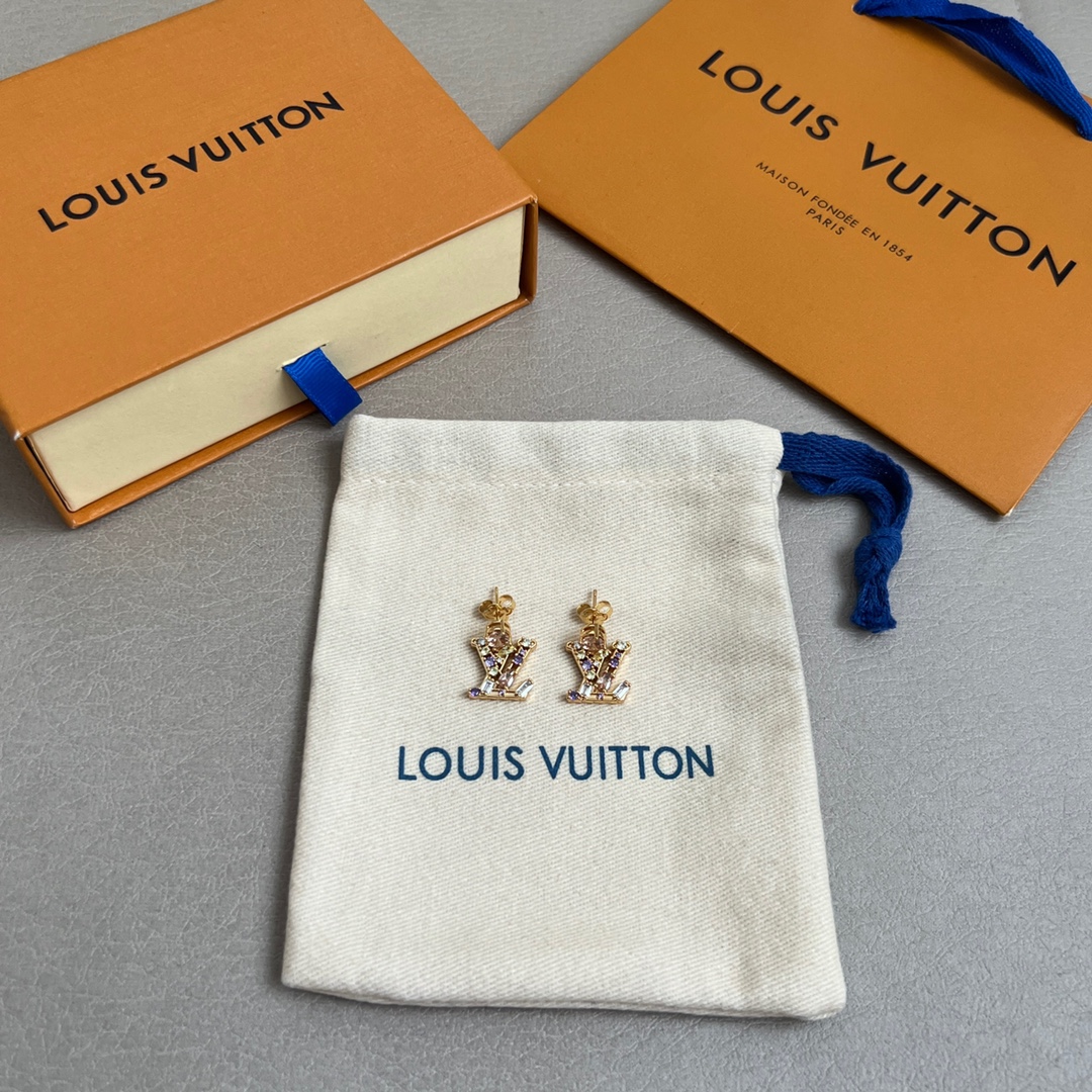  原单货 LV 耳钉🔹🔹Louis Vuitton 路易威登 🔹专柜一致材质 火爆款出货 设计独特 复古