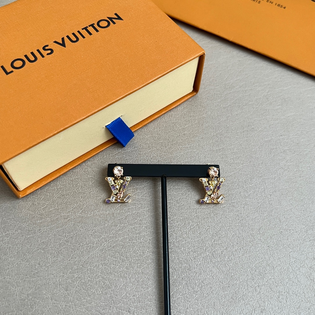  原单货 LV 耳钉🔹🔹Louis Vuitton 路易威登 🔹专柜一致材质 火爆款出货 设计独特 复古
