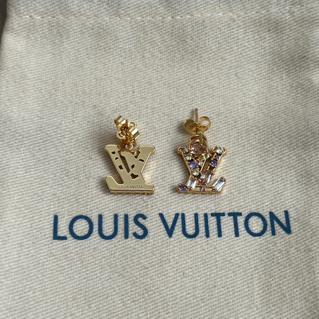  原单货 LV 耳钉🔹🔹Louis Vuitton 路易威登 🔹专柜一致材质 火爆款出货 设计独特 复古