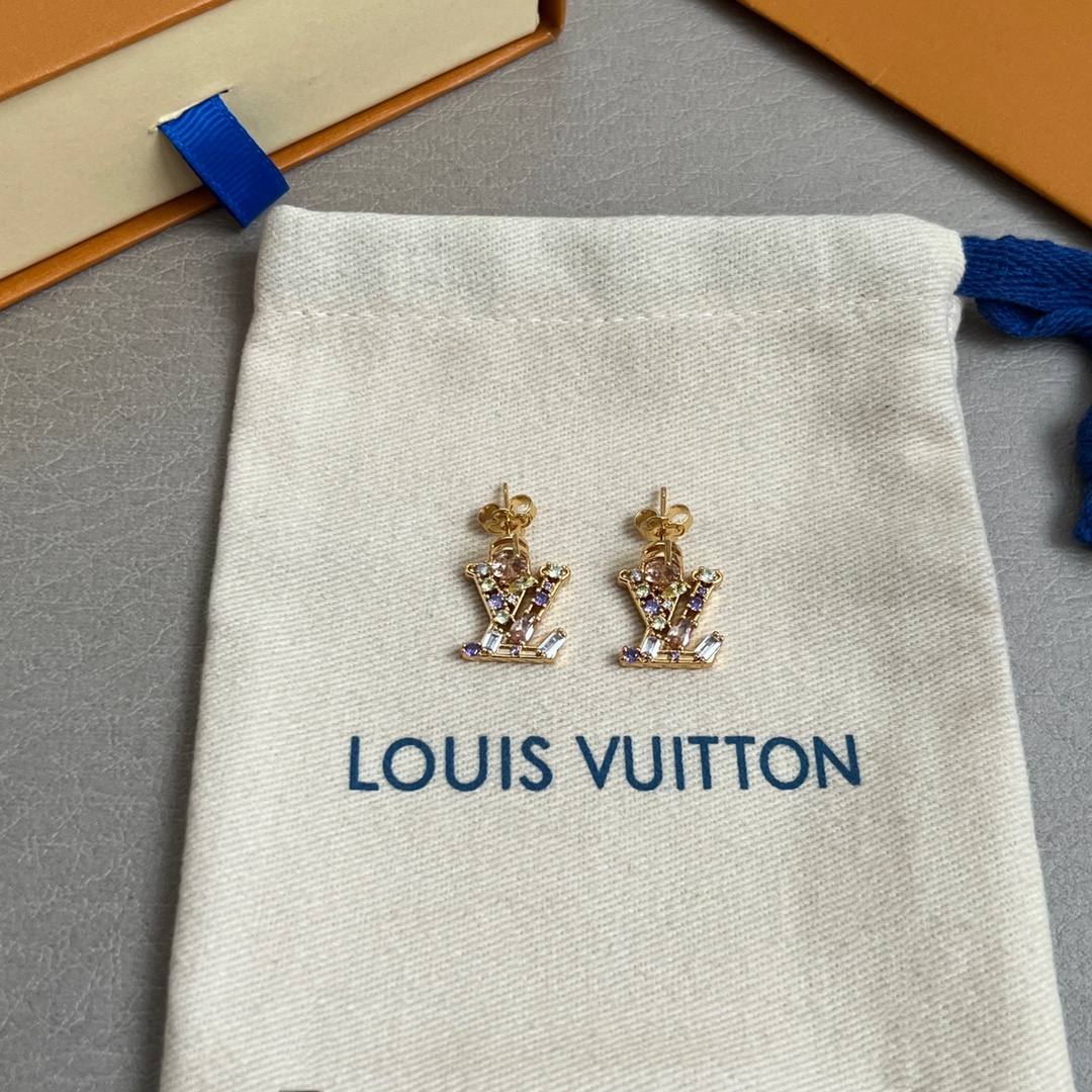  原单货 LV 耳钉🔹🔹Louis Vuitton 路易威登 🔹专柜一致材质 火爆款出货 设计独特 复古