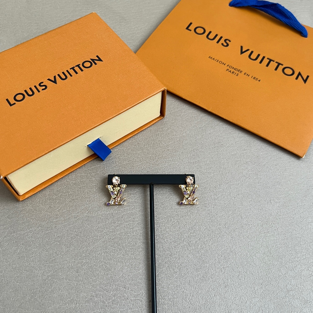  原单货 LV 耳钉🔹🔹Louis Vuitton 路易威登 🔹专柜一致材质 火爆款出货 设计独特 复古
