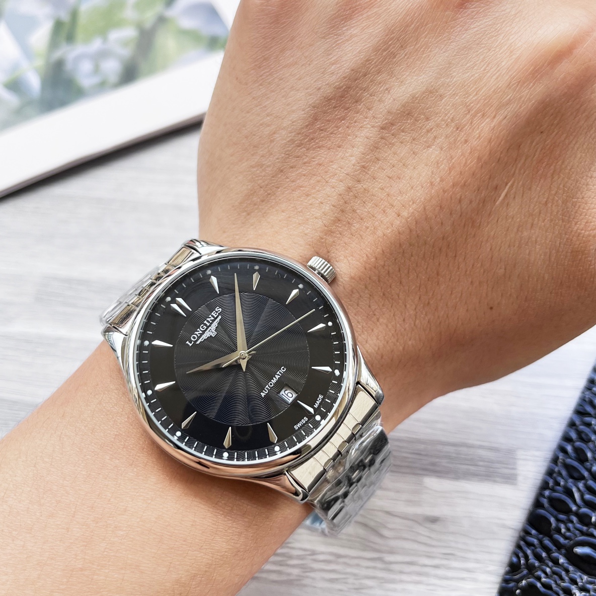 NO:339022,White shell and gold shell steel belt 20 [Latest] Longines three-pin design [Type] boutique men's watch [Watch strap] real cowhide strap ///316 stainless steel strap (comfortable and durable) [Movement] High-end fully automatic mechanical movement [Mirror] Mineral reinforced glass (higher definition) Elegant taste, vast and atmospheric, ingenious, wrist treasure, size diameter 41mm thick 12Mm hot sale!  Welcome to reprint!  longines cowhide19860909白壳金壳 钢带20【最新】浪琴三针设计【类型】精品男士腕表【表带】真牛皮表带///316精钢表带（舒适耐用）【机芯】高端全自动机械机芯【镜面】矿物质强化玻璃（更高清） 品味高雅 浩瀚大气 匠心独运 腕间瑰宝 尺寸直径41mm厚12Mm热卖上市！欢迎转载！,,longines,cowhide,Watch