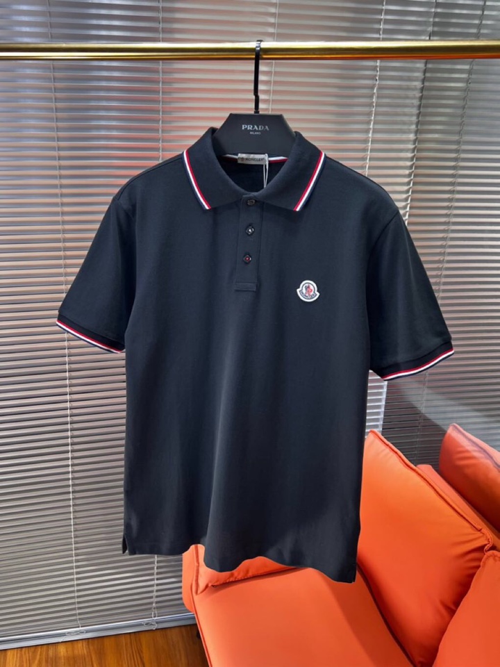  Moncler  蒙口25ss新款男士刺绣logo短袖翻领T恤Polo衫，进口纯棉珠地面料呈现。轻盈柔