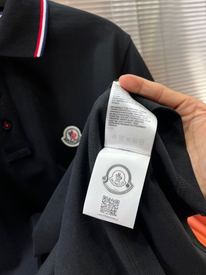  Moncler  蒙口25ss新款男士刺绣logo短袖翻领T恤Polo衫，进口纯棉珠地面料呈现。轻盈柔