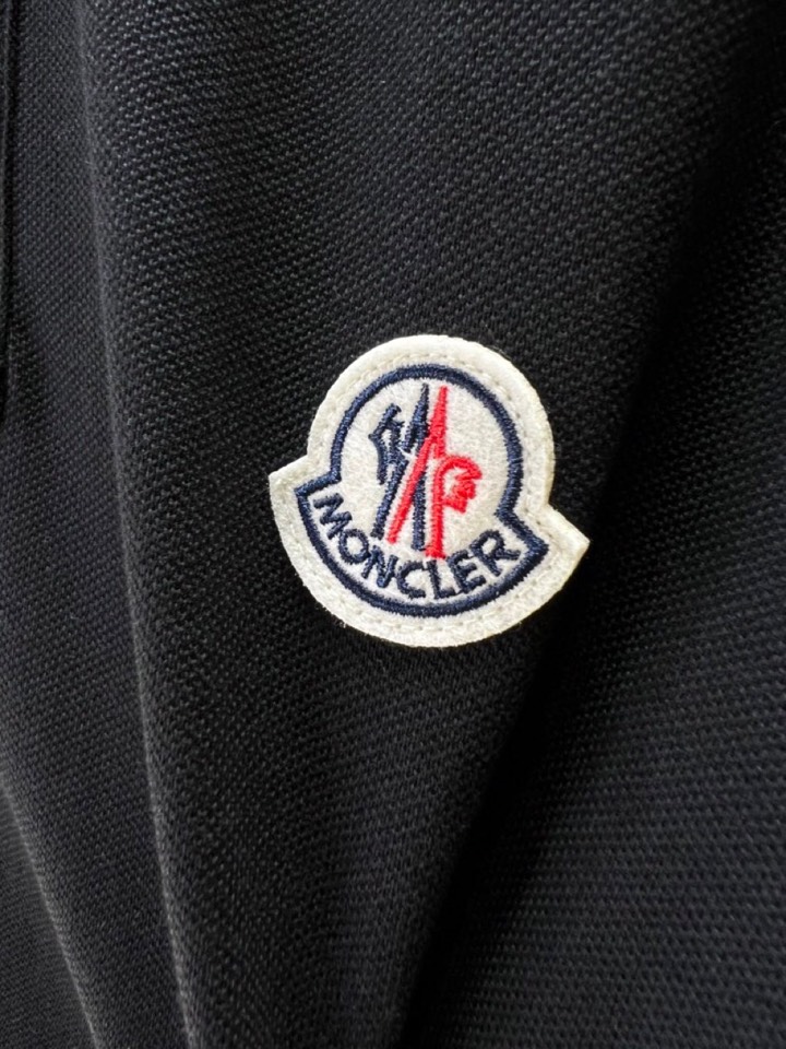  Moncler  蒙口25ss新款男士刺绣logo短袖翻领T恤Polo衫，进口纯棉珠地面料呈现。轻盈柔