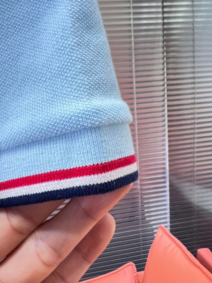  Moncler  蒙口25ss新款男士刺绣logo短袖翻领T恤Polo衫，进口纯棉珠地面料呈现。轻盈柔
