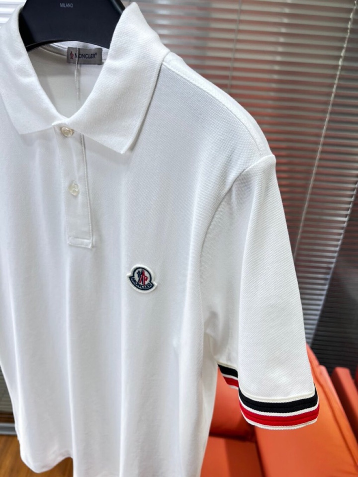  Moncler  蒙口标识章仔，采用210克纯棉珠地面料，定制 同缸染面料  ，版型挺阔有型 ，一线品