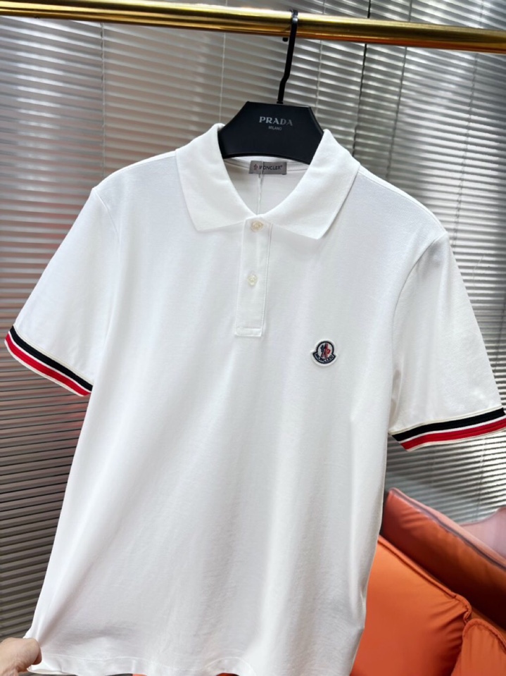  Moncler  蒙口标识章仔，采用210克纯棉珠地面料，定制 同缸染面料  ，版型挺阔有型 ，一线品