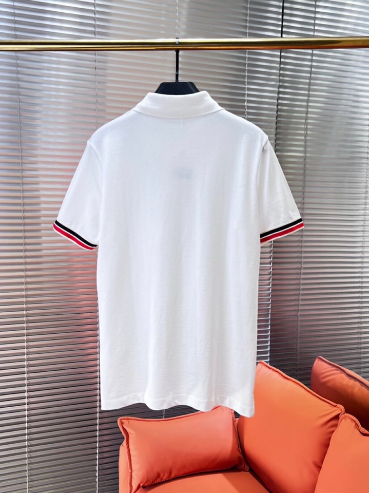  Moncler  蒙口标识章仔，采用210克纯棉珠地面料，定制 同缸染面料  ，版型挺阔有型 ，一线品
