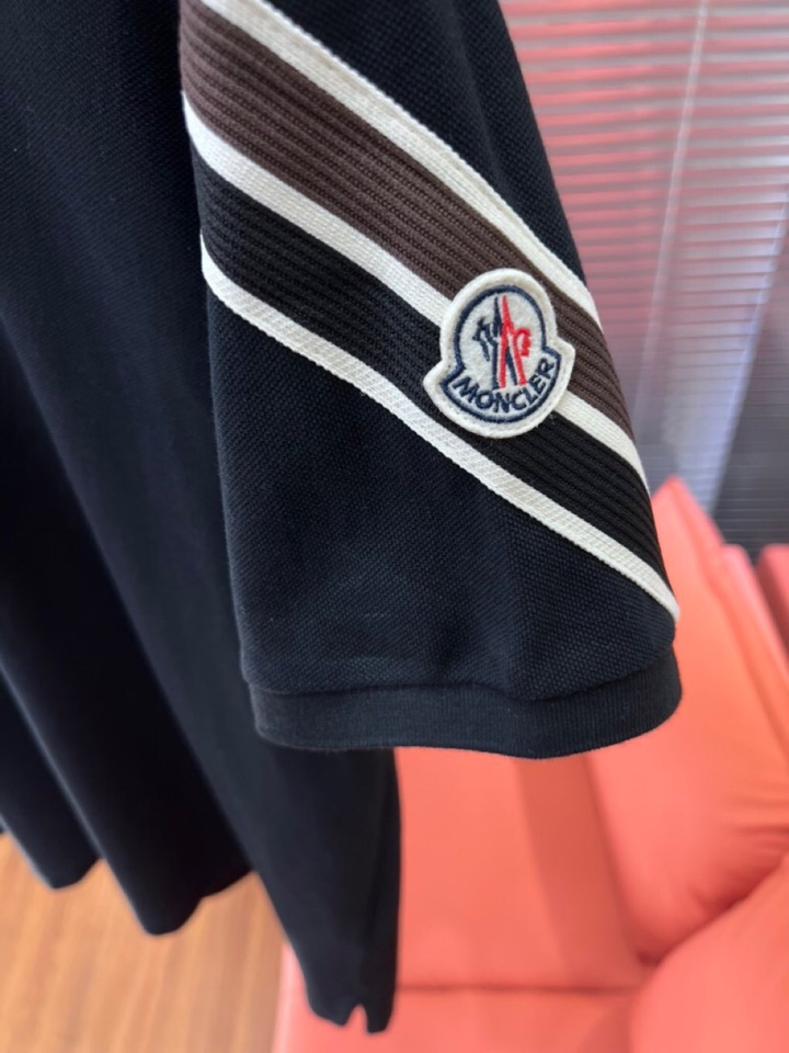  Moncler  蒙口25ss新款男士刺绣logo短袖翻领T恤Polo衫，进口纯棉珠地面料呈现。轻盈柔