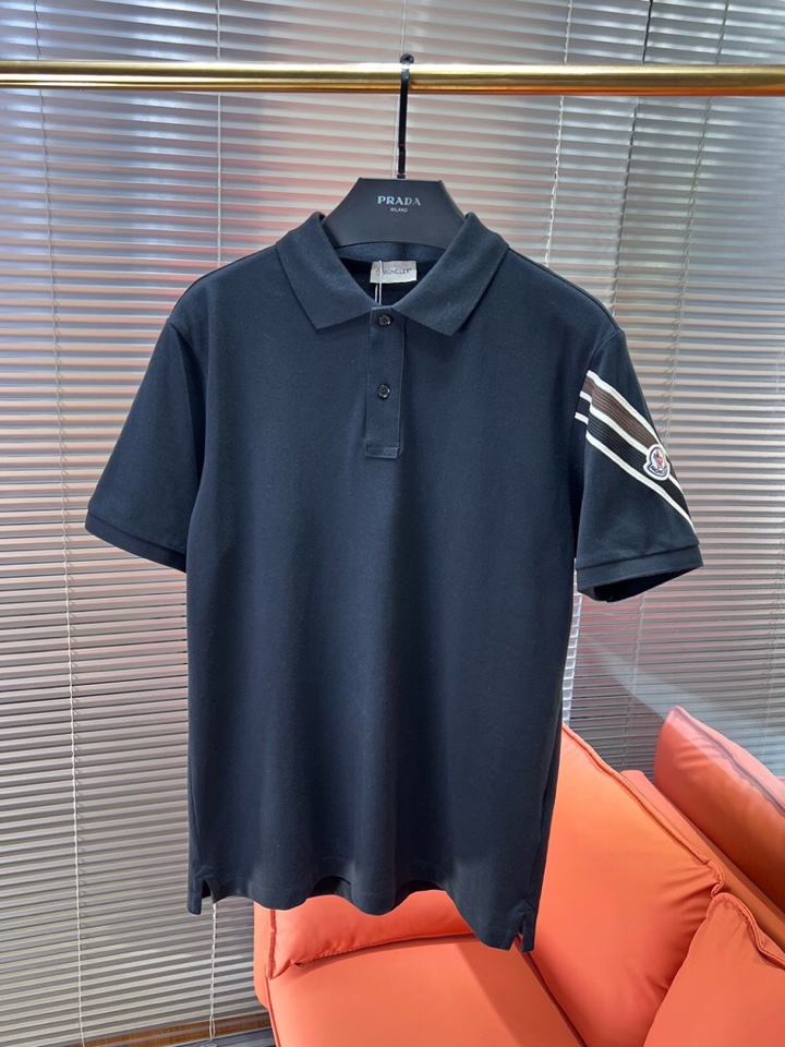  Moncler  蒙口25ss新款男士刺绣logo短袖翻领T恤Polo衫，进口纯棉珠地面料呈现。轻盈柔