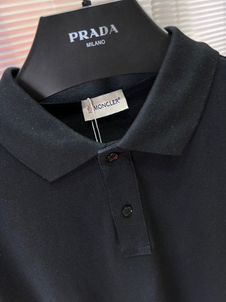  Moncler  蒙口25ss新款男士刺绣logo短袖翻领T恤Polo衫，进口纯棉珠地面料呈现。轻盈柔