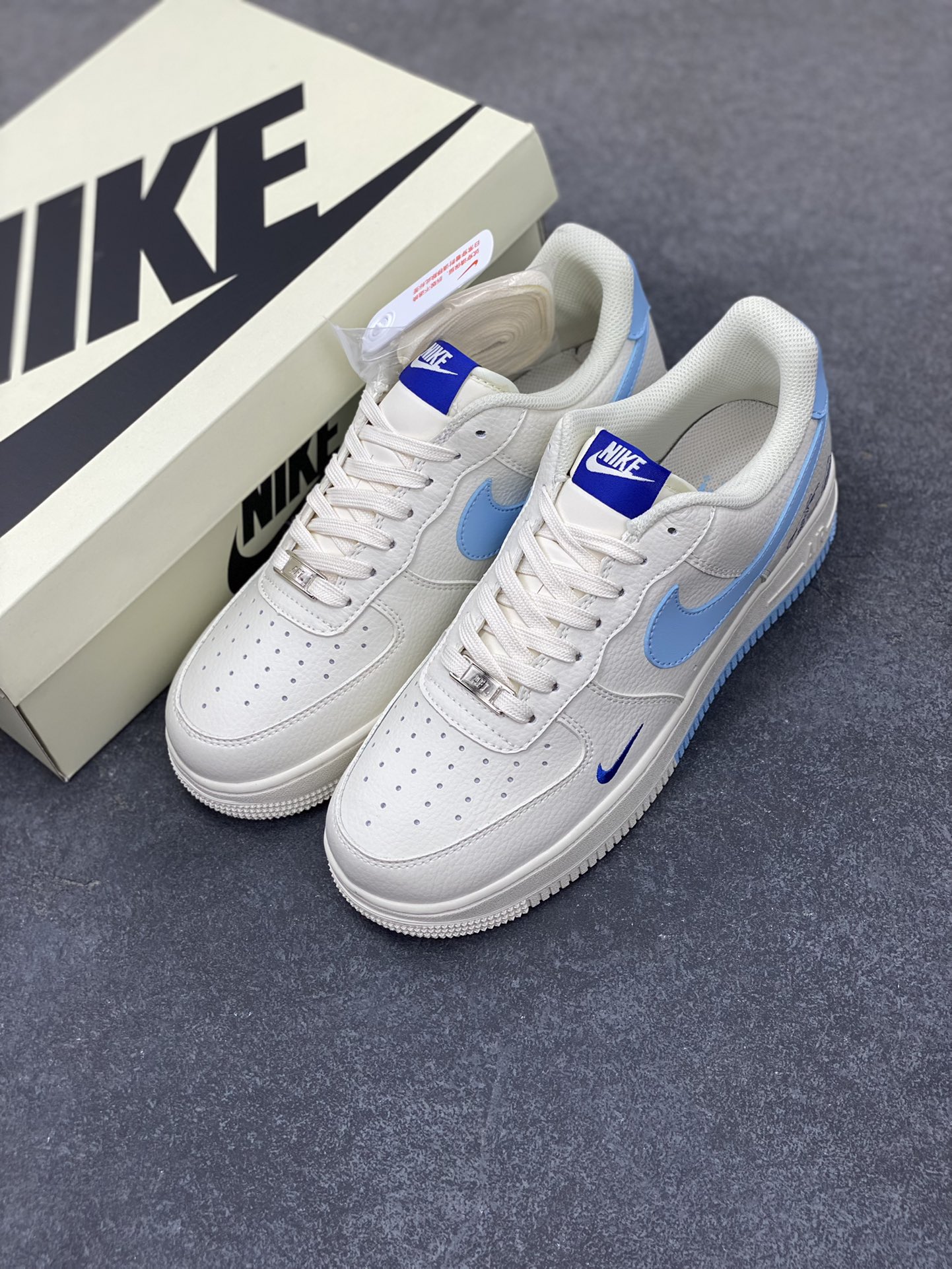 图片[8]-NIke Air Force 1 \’07 Low “米蓝浪花”空军一号 低帮 运动鞋 休闲鞋 折边针车 工艺难度大 原楦头原纸板 原装鞋盒 定制五金配件 内置全掌气垫 原厂鞋底 货号：CS5288-027 尺码：36 36.5 37.5 38 38.5 39 40 40.5 41 42 42.5 43 44 44.5 45-选品中心