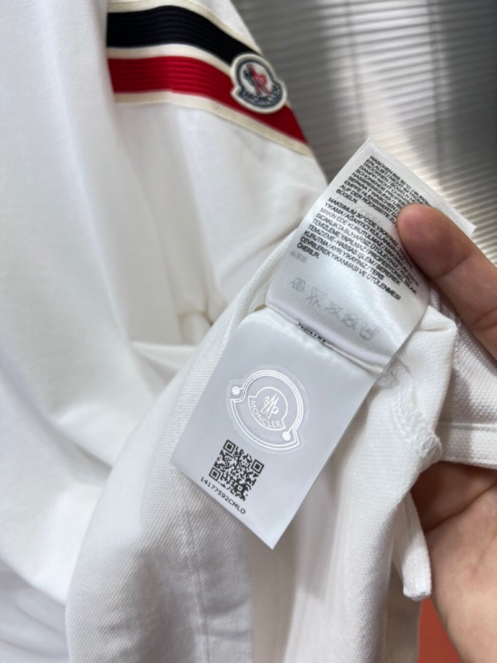  Moncler  蒙口25ss新款男士刺绣logo短袖翻领T恤Polo衫，进口纯棉珠地面料呈现。轻盈柔