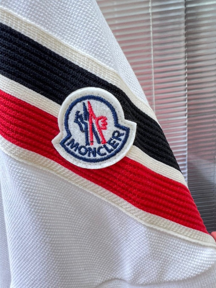  Moncler  蒙口25ss新款男士刺绣logo短袖翻领T恤Polo衫，进口纯棉珠地面料呈现。轻盈柔