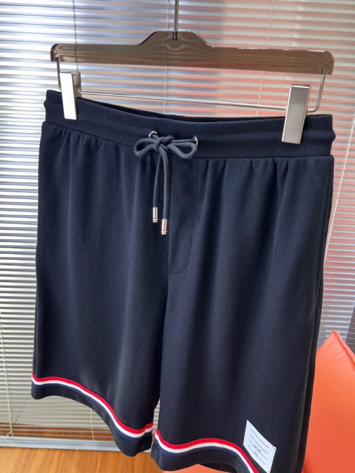  THOM BROWNE 汤姆布朗 TB新款织带短袖圆领套装，简笔画刺绣腊肠小狗🐕，下摆织带拼接开衩经典