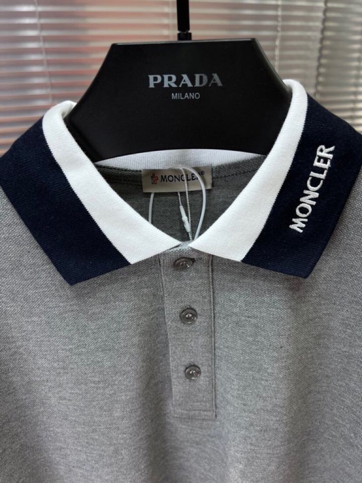  Moncler  蒙口25ss新款男士刺绣logo短袖翻领T恤Polo衫，进口纯棉珠地面料呈现。轻盈柔
