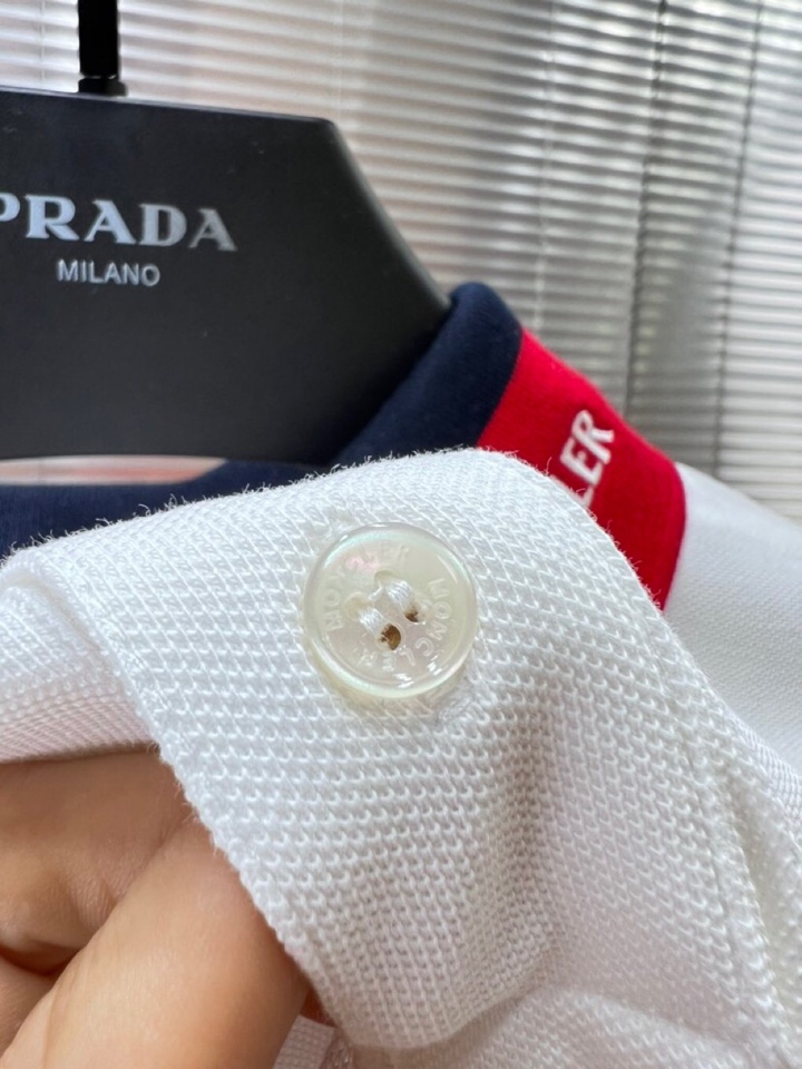  Moncler  蒙口25ss新款男士刺绣logo短袖翻领T恤Polo衫，进口纯棉珠地面料呈现。轻盈柔