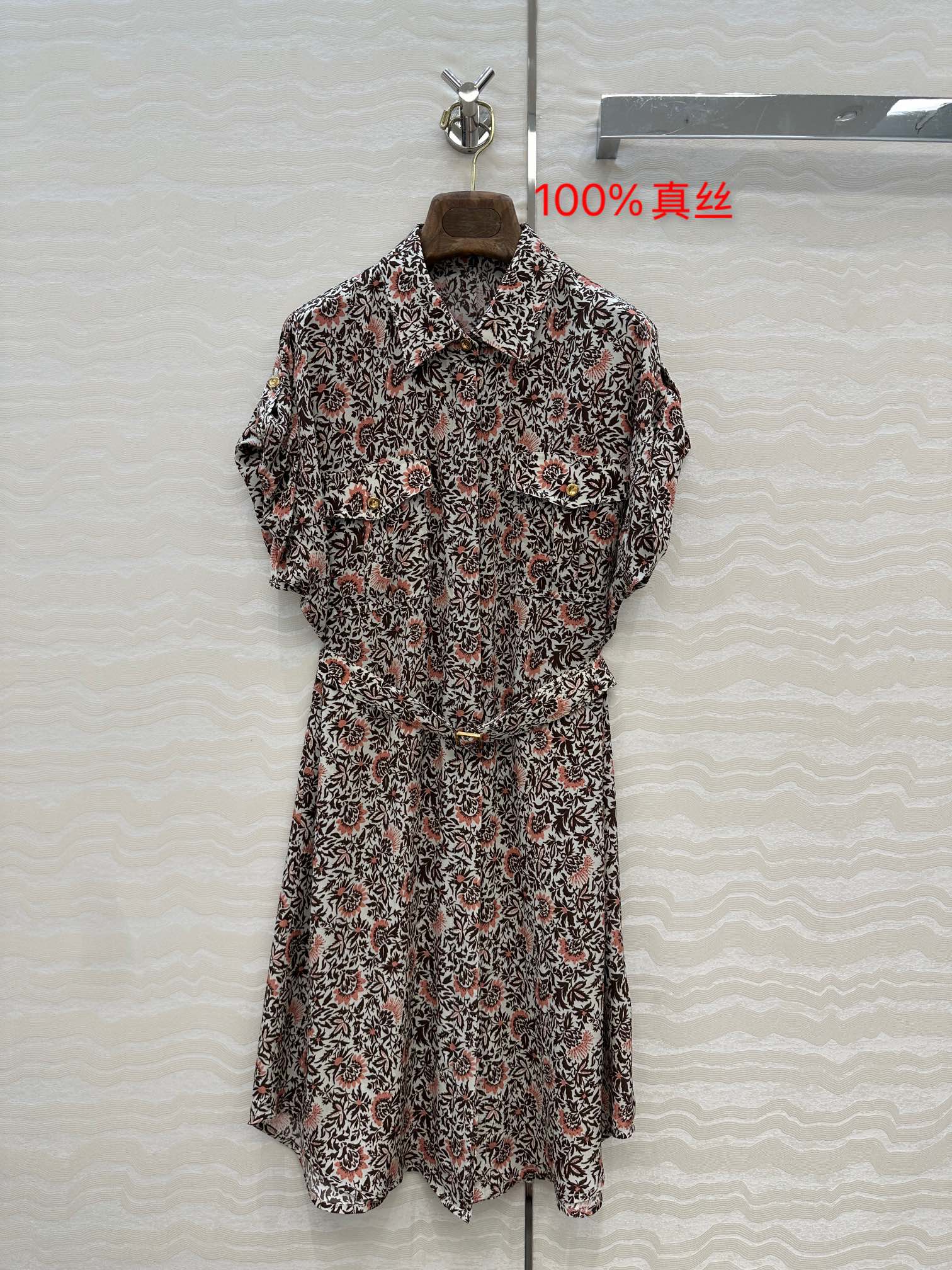 独家首发❤️原单品质，浪漫LP度假风高级色调花㚏Idris真丝连衣裙。Riserva San Nicol