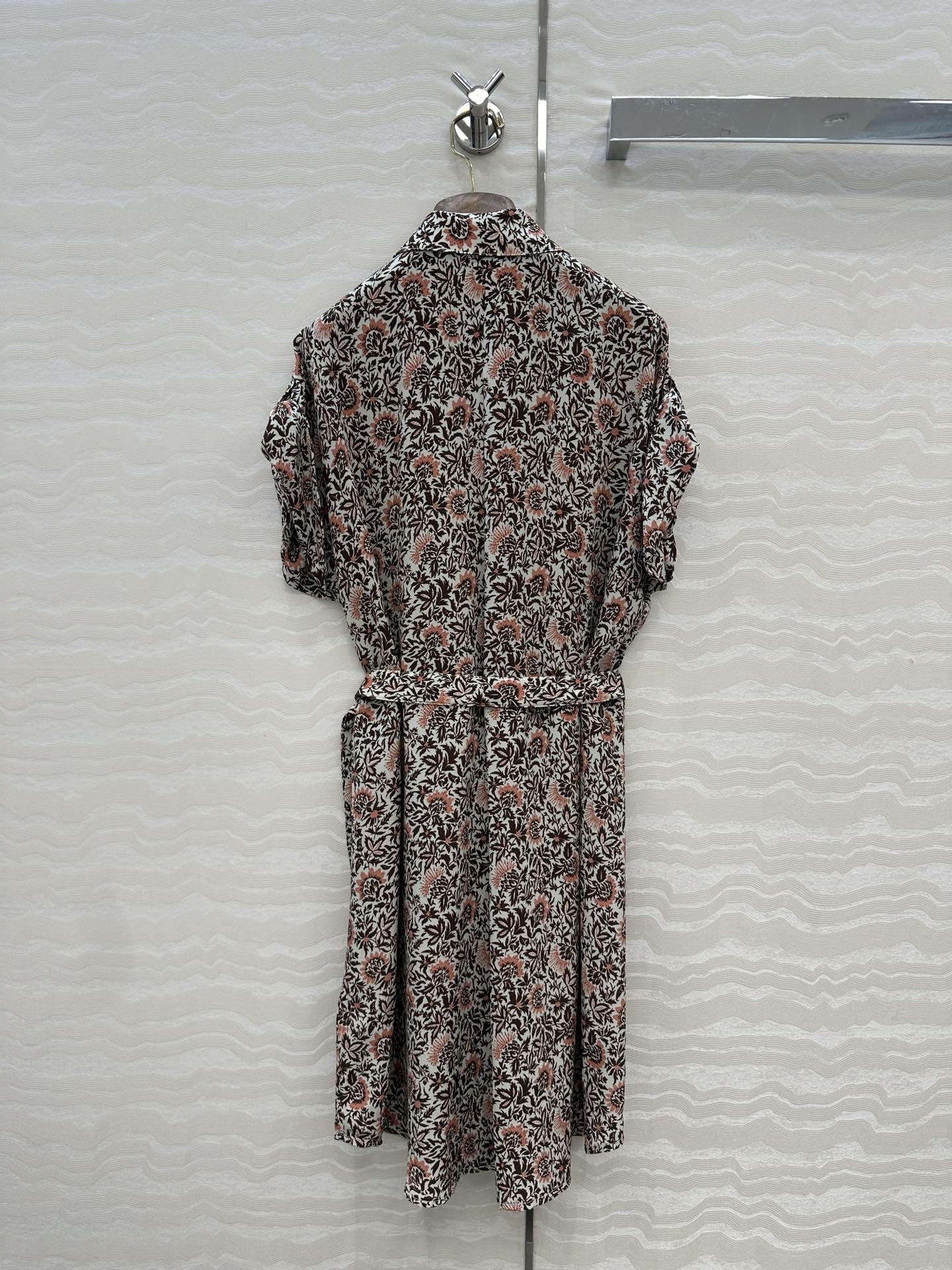 独家首发❤️原单品质，浪漫LP度假风高级色调花㚏Idris真丝连衣裙。Riserva San Nicol