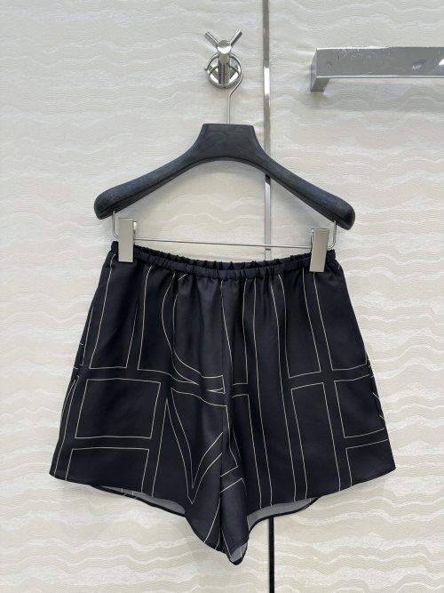 Elegant Silk Shorts with Geometric Print - Comfortable & Stylish 1 Elegant Silk Shorts with Geometric Print - Comfortable & Stylish