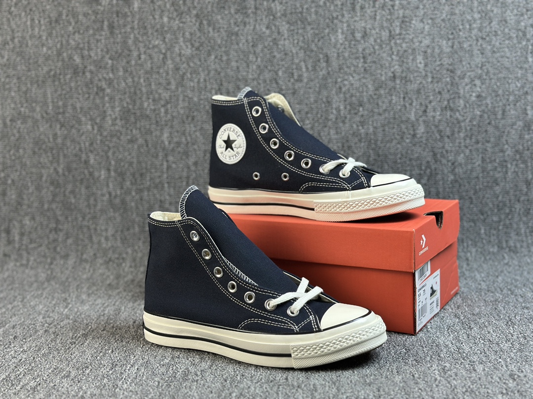 本地() #虎扑版 Converse 匡威 All Star 1970s 蓝底 深蓝色 帆布休闲高帮板鞋 全新鞋盒外标 鞋楦定型 补丁字体印刷空压立体 品质数一数二 硫化双尾条 货号:164945C 尺码:35 36 36.5 37 37.5 38 39 39.5 40 41 41.5 42 42.5 43 44
