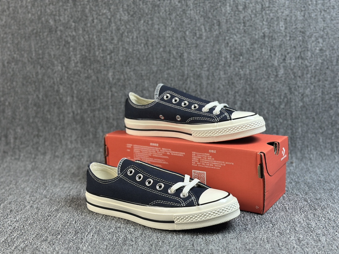 本地() #虎扑版 Converse 匡威 All Star 1970s 蓝底 深蓝色 帆布休闲低帮板鞋 全新鞋盒外标 鞋楦定型 补丁字体印刷空压立体 品质数一数二 硫化双尾条 货号:164950C 尺码:35 36 36.5 37 37.5 38 39 39.5 40 41 41.5 42 42.5 43 44